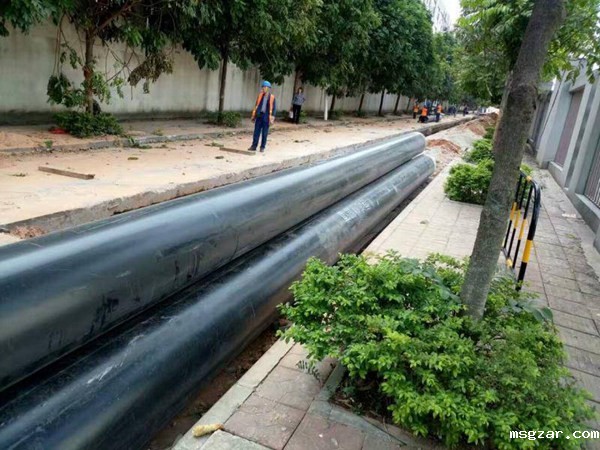 聚氨酯保温钢管管道敷设