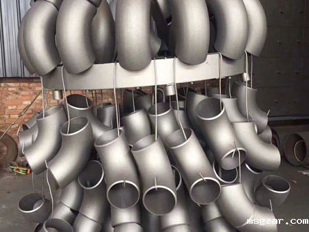 不锈钢弯头喷砂